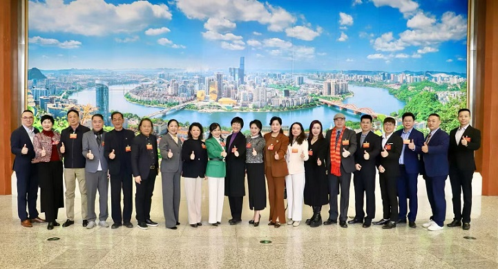 会长李宇明应邀代表泰国泰国广西总商会参加中国人民政治协商会议柳州市第十三届委员会第五次会议 image